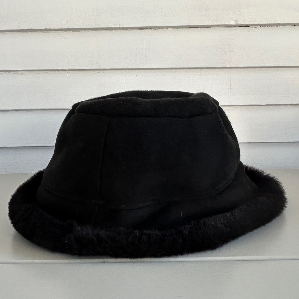 Surell Black Shearling‎ Bucket Hat